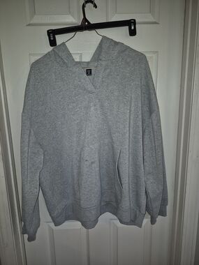 SHEIN Women's Light Gray Hoodie Sweatershirt